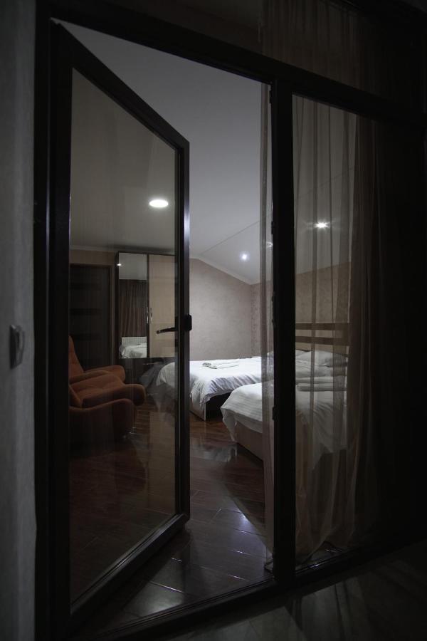 Lile Hotel Telavi Ngoại thất bức ảnh