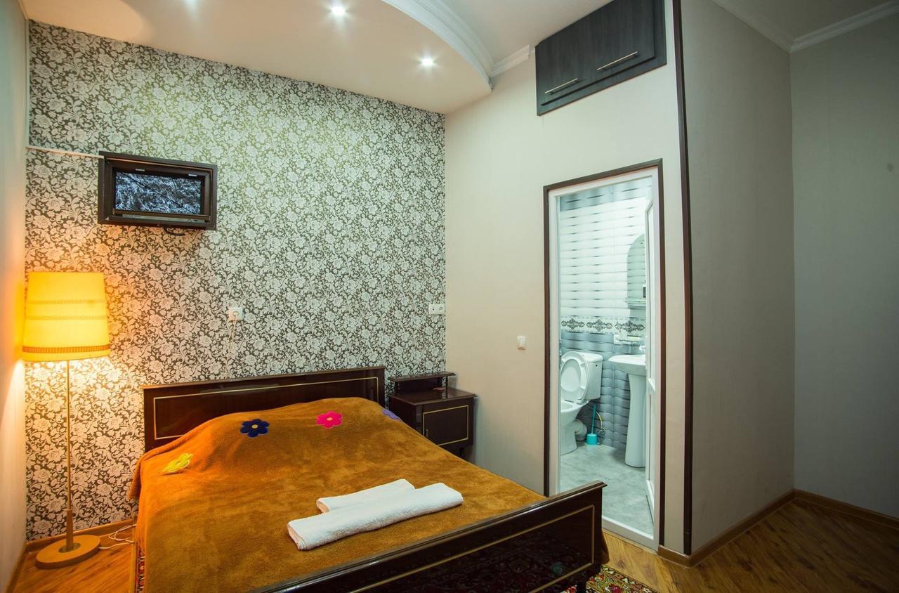 Lile Hotel Telavi Ngoại thất bức ảnh